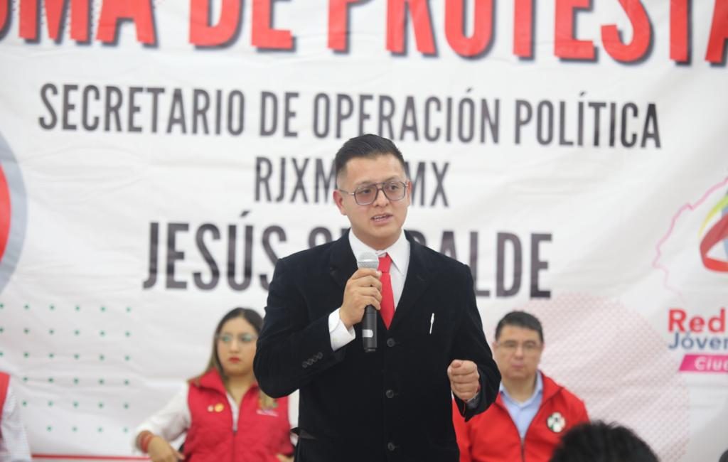 Toma protesta Jesus Serralde PRI