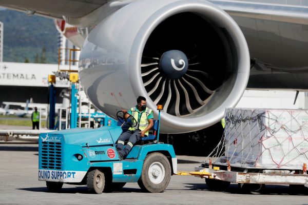 Guatemala reconoce fallo de seguridad por polizón escondido en avión