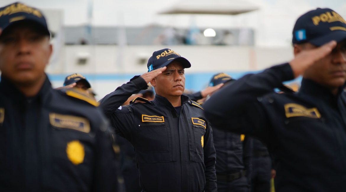 Policía Nacional Civil PNC renueva imagen