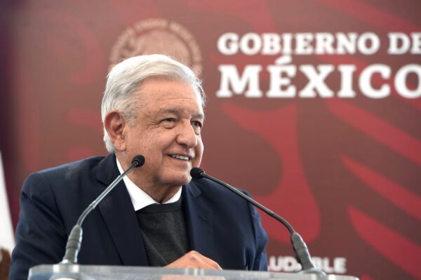 AMLO y migrantes