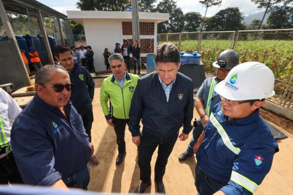 Ricardo Quiñónez supervisa el proyecto Del Pozo en zona 24