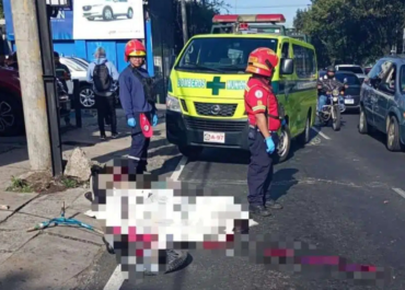 Ciclista muere atropellado por bus en zona 10