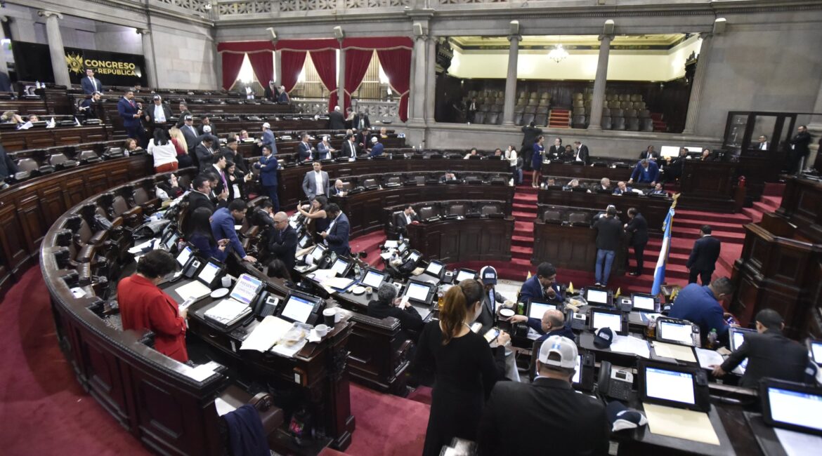 Con 122 votos a favor, el Congreso aprueba de urgencia una ley clave para promover la competencia y proteger a los consumidores.