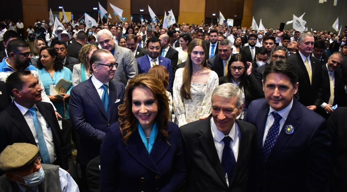Zury Ríos y Ricardo Quiñonez avanzan en la carrera electoral