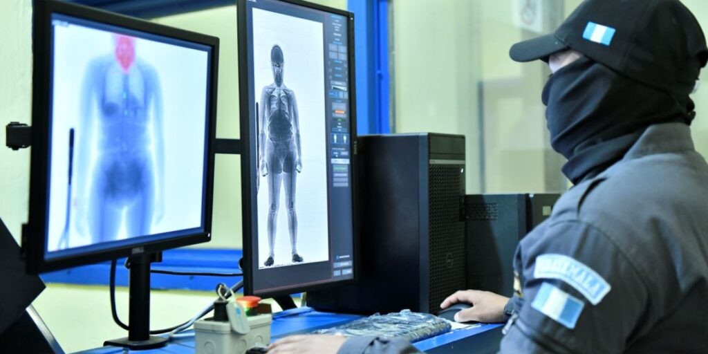 131 reos de alta peligrosidad son trasladados a "Renovación I", una prisión reformada con capacidad para 250 internos.