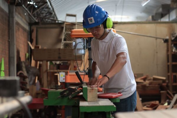 Jóvenes de la Ciudad de Guatemala podrán acceder a un programa de Bachillerato gratuito con énfasis en emprendimiento y productividad.