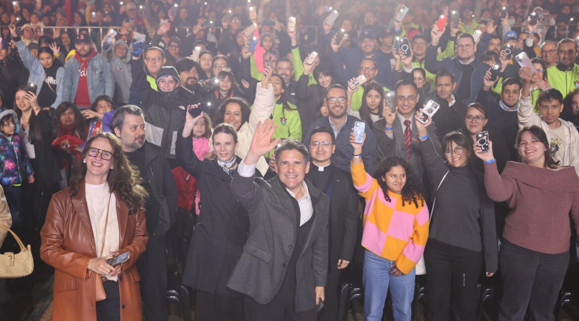 Ricardo Quiñónez inaugura el Festival Navideño 2024