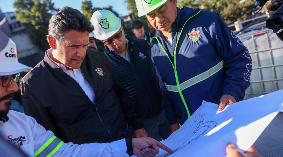 Ricardo Quiñónez, anunció que el puente Adolfo Mijangos López, que conecta las zonas 1 y 3 de la capital, será habilitado en 15 días.