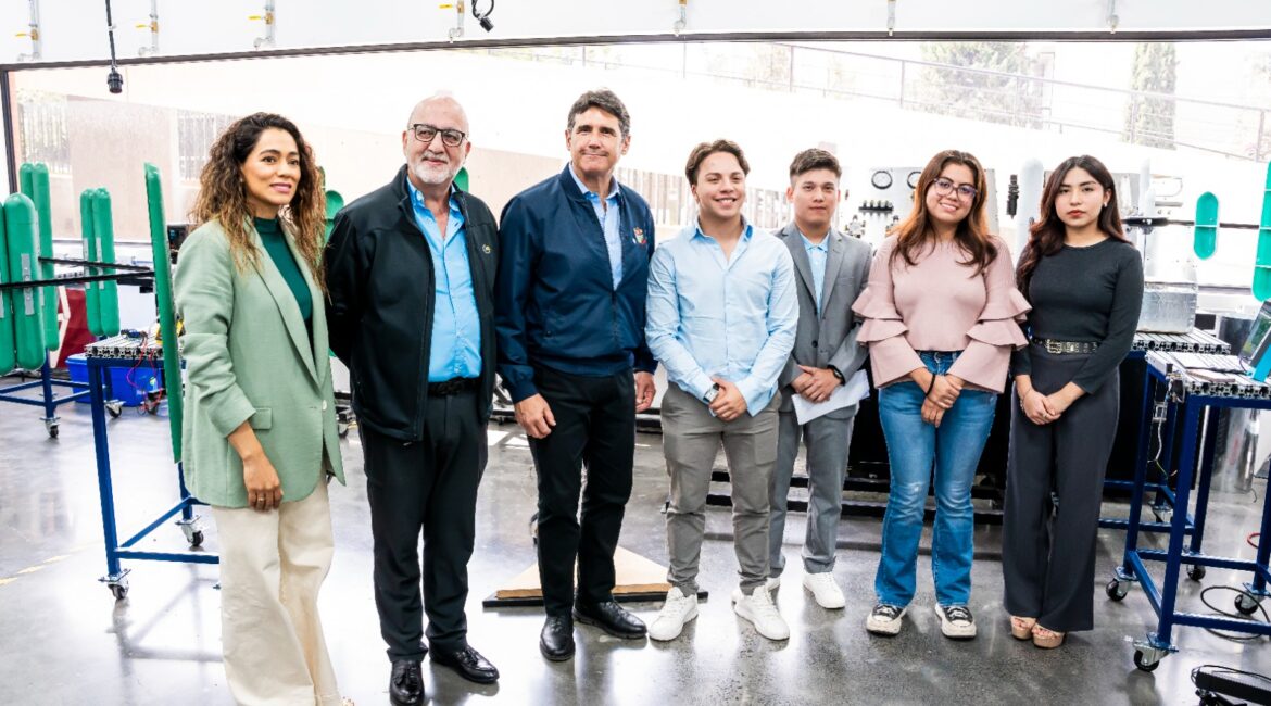 Ricardo Quiñónez impulsa la juventud y la sostenibilidad en proyectos innovadores
