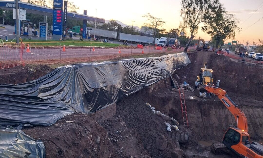 Autopista Puerto Quetzal: Habilitan carriles tras hundimiento