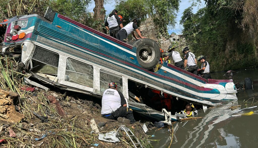 Tragedia en el Puente Belice: más de 50 muertos tras caída de bus