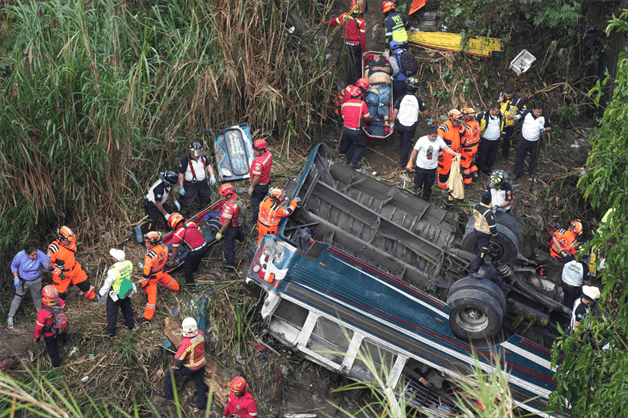 Tragedia en el Puente Belice: más de 50 muertos tras caída de bus