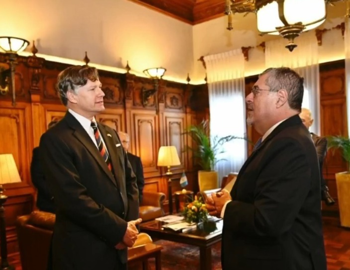 Bernardo Arévalo y Christopher Landau