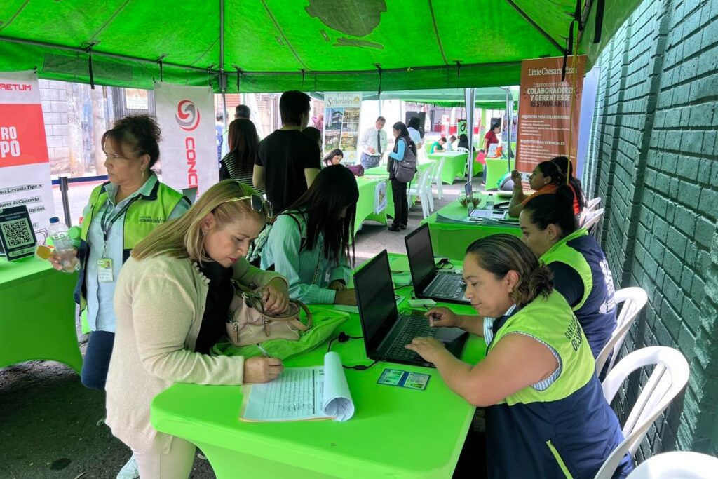 ricardo quiñónez bus empleo