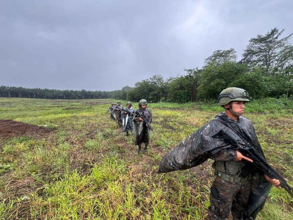 Guatemala reforzó su frontera con México.