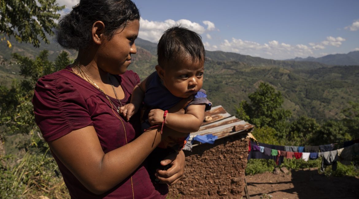 Guatemala vuelve a mirar con alarma los nacimientos de madres adolescentes