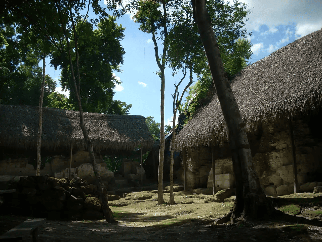 Descubren pieza arquitectónica de más de 2000 años