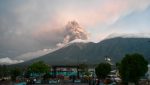 Una inusual actividad volcánica ha llamado la atención de expertos y autoridades internacionales, luego de que Guatemala y Japón registraran erupciones con menos de 24 horas de diferencia.
