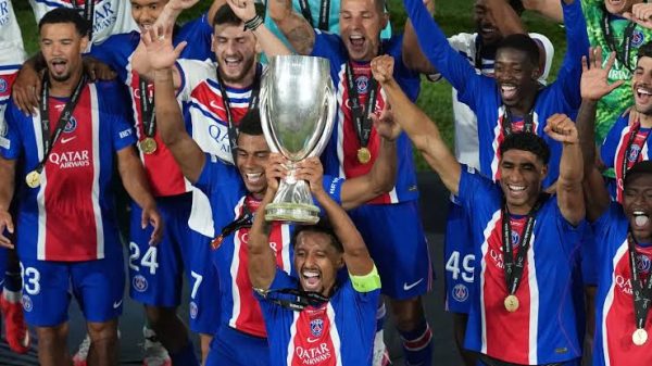 PSG derrota al Aston Villa y gana su segunda Supercopa