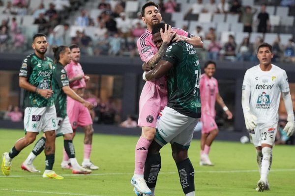 Messi vuelve a jugar tras el fallecimiento de Jorge Messi