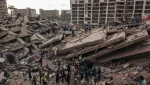 Edificios dañados y escombros en el norte de Venezuela tras el doble sismo de magnitudes 7.2 y 7.5 cerca de Yumare