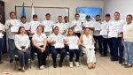 Participantes del curso de formación para Marino Mercante impartido por el Mintrab recibiendo sus acreditaciones durante el acto de clausura.