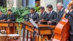 Integrantes de la marimba nacional interpretando piezas patrias durante el concierto inaugural del Guatemala Marimba Fest 2026 en el Palacio Nacional de la Cultura.
