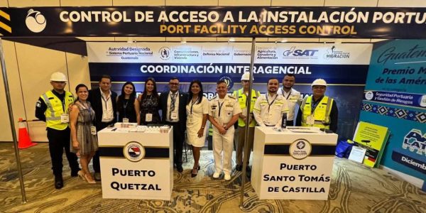 Delegación guatemalteca participando en el encuentro regional de autoridades y especialistas en desarrollo portuario en República Dominicana.