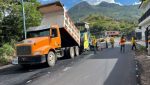 Trabajadores realizando labores de infraestructura vial en una calle de Concepción Las Minas, Chiquimula.