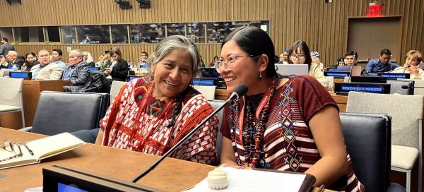 Juana Sales Morales y Alejandra García Ramírez, lideresas maya mam, en el Foro Permanente de las Naciones Unidas para las Cuestiones Indígenas