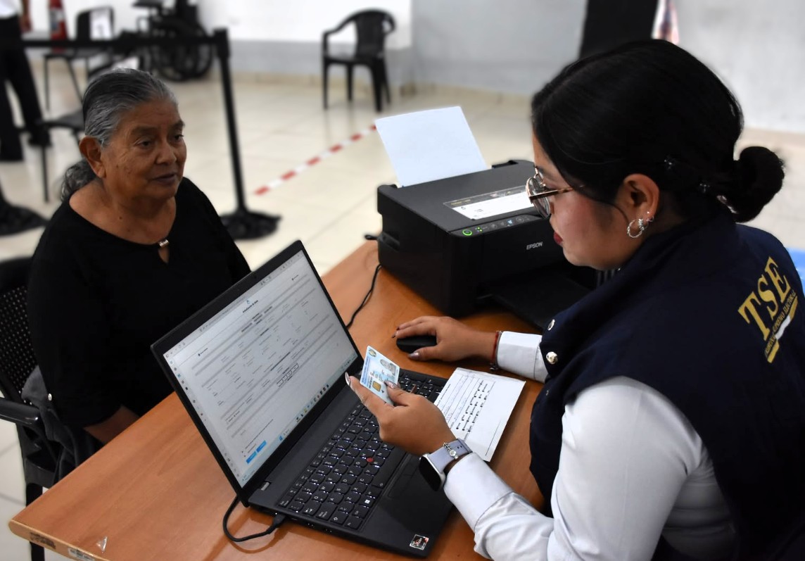 TSE defiende la compra de equipo tecnológico para mantener sus operaciones