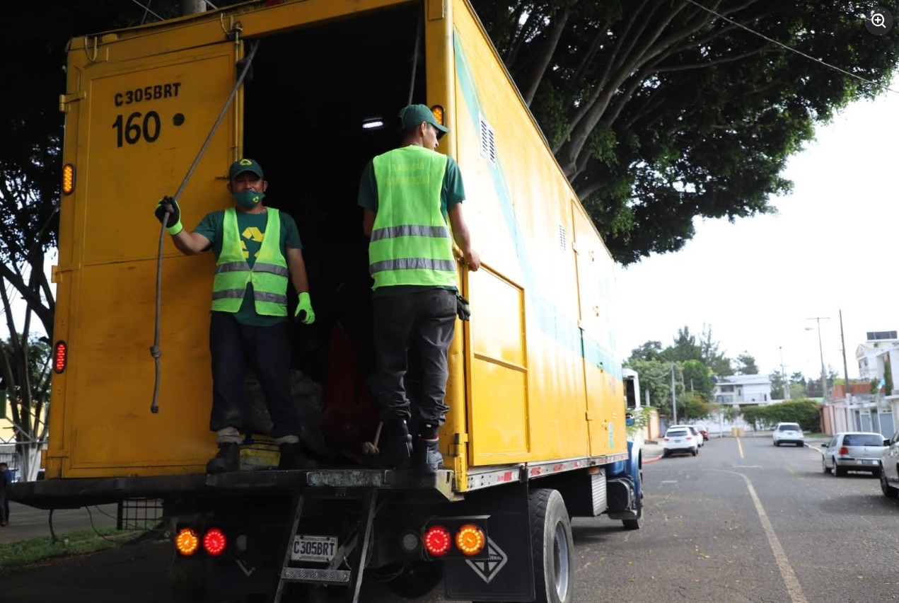 Recolectores de basura advierten paro por aumento de extorsiones